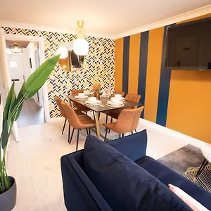 https://black-pearl-stays-3-bedroom-house-linthorpe.yorkshirehotels.net